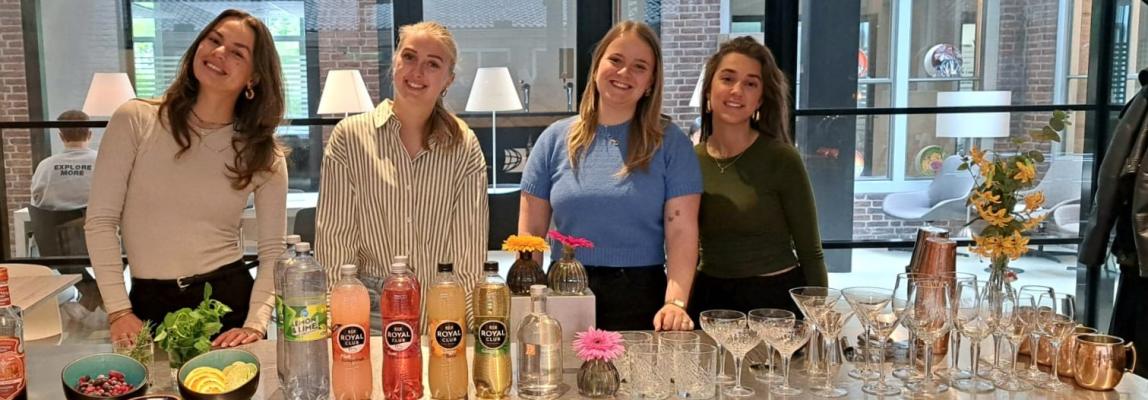 Students of the Taste Lab sustainable cocktail experience